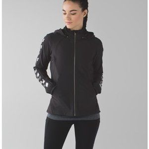 Lululemon Feelin' Frosty jacket size 4‎